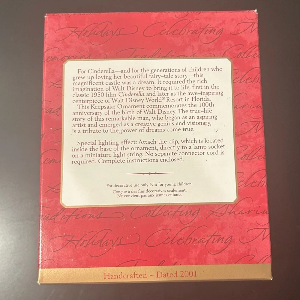 Hallmark Ornament: 2001 Disney Cinderella's Castle | QXD4172